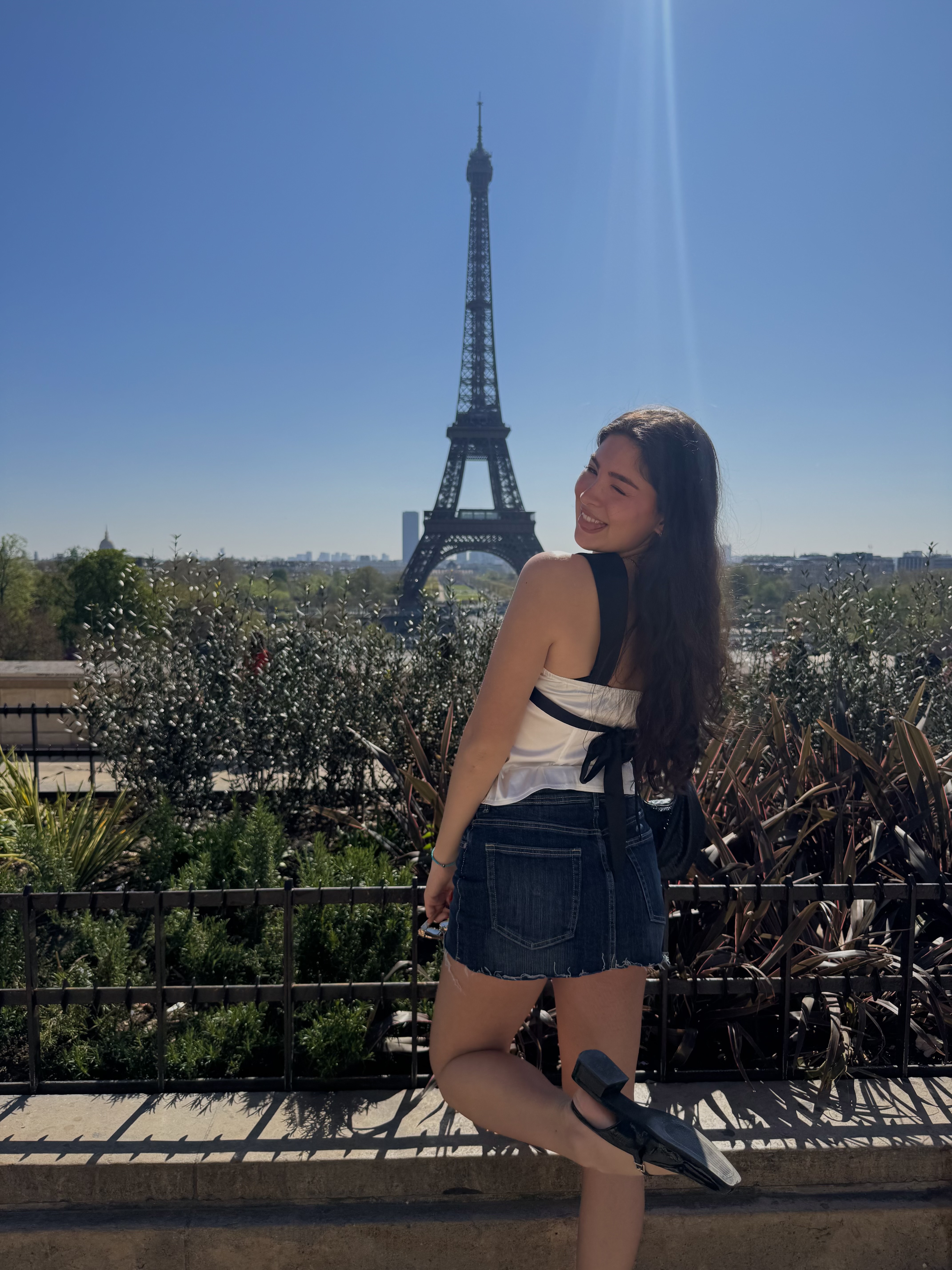 Ezgi in Paris